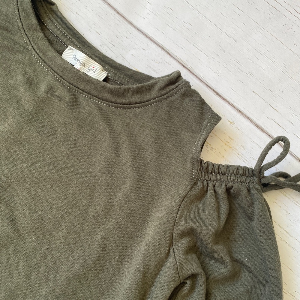Girls Cold-Shoulder Sweater - Picture 2 of 3